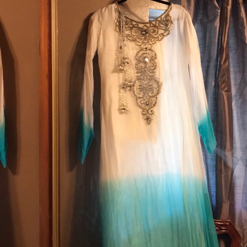 Pakistani clothes - Picture 3 of 4